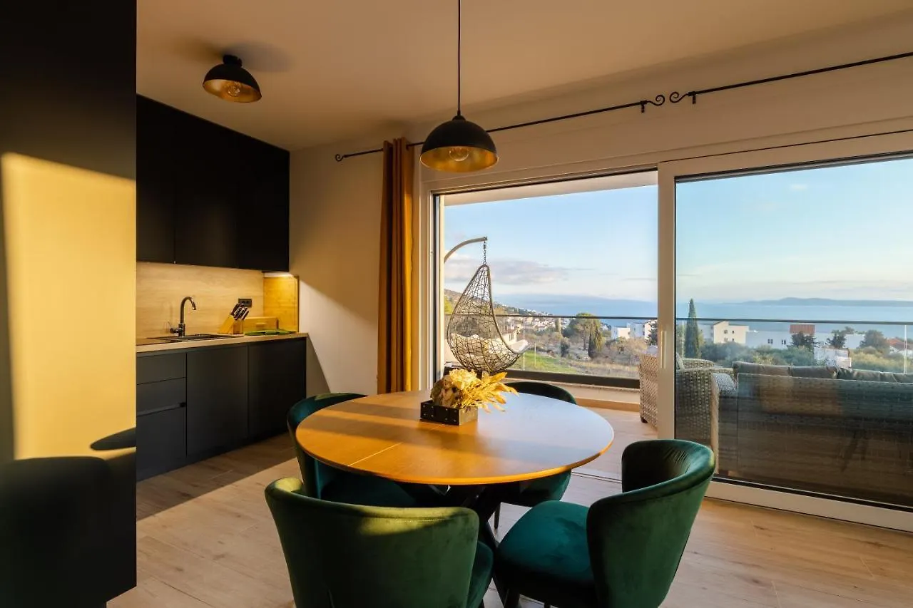 Apartment Dado Trogir 0*,